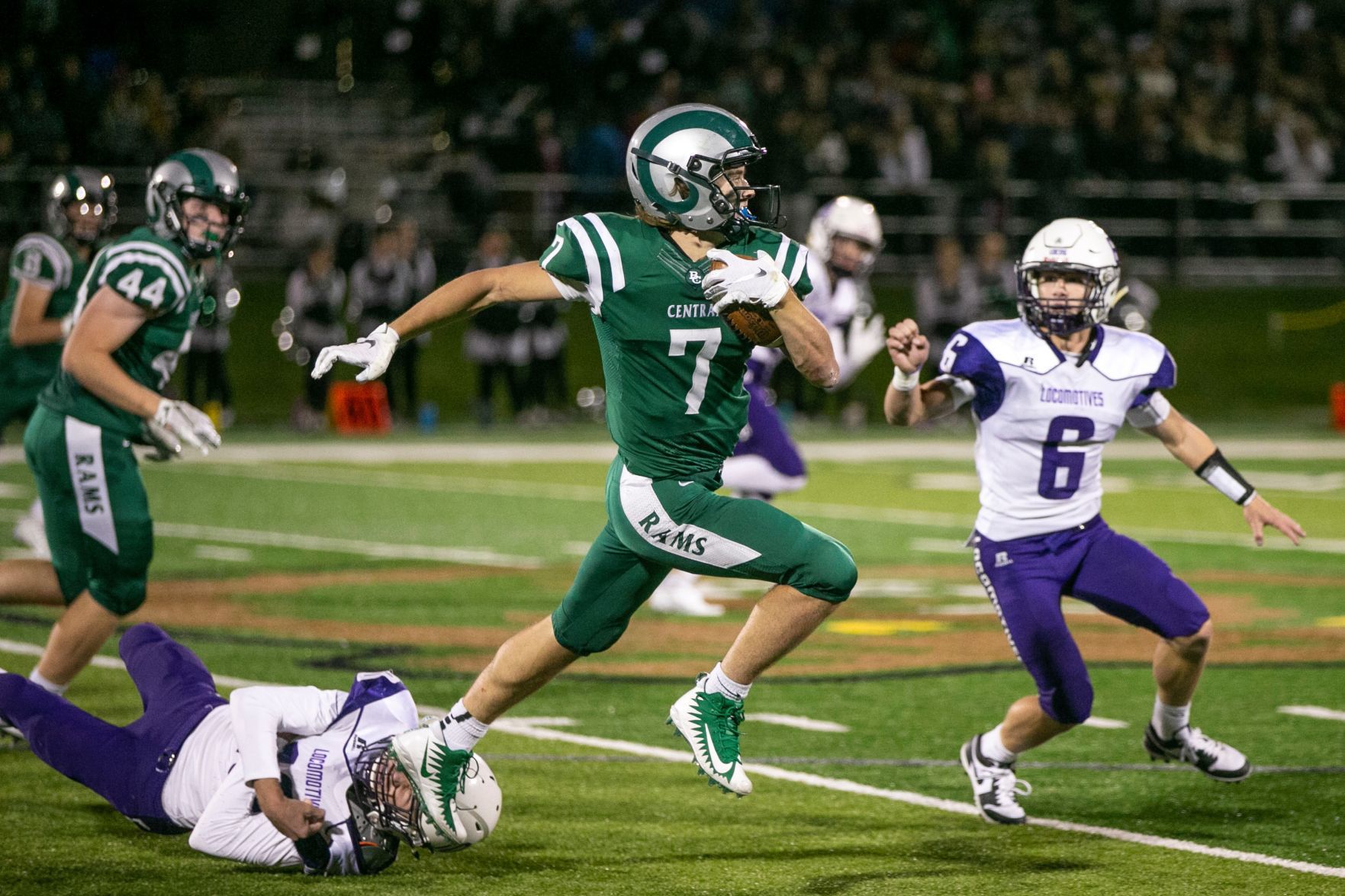 Laurel steamrolls Central